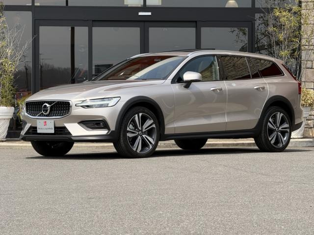 V60クロスカントリー アルティメット B5 AWD 4WD 