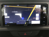 純正ナビを装備。タッチパネル式で使いやすく、お出かけもラクラクです。