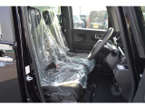 ☆ベンチシートになっており広くゆったりと運転をすることができます!