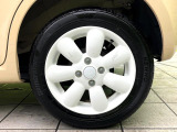 【純正14インチアルミホイール】外観にマッチした純正アルミホイールを装着しております。各種社外アルミホイールや、スタッドレスタイヤも取扱いしております。是非ご相談ください♪