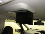 後部座席モニターもついているので、こちらがあれば退屈しません。