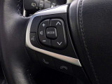 ステアリングスイッチ装備!運転しながら手元でオーディオの操作などができます。