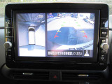 アラウンドビュ-モニタ-搭載! 前席の液晶モニターに自車両を上空から撮影したような映像を表示!車両周囲の状況を把握できるようにし、スムーズな駐車が可能になります!