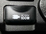 ノートパソコンなど家庭用電源の電化製品が100Wまで使用できます。