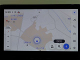 純正ナビを装備。タッチパネル式で使いやすく、お出かけもラクラクです。