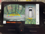 【パノラミックビューモニター】専用のカメラにより、上から見下ろしたような視点で360度クルマの周囲を確認することができます☆縦列駐車や幅寄せ時に活躍してくれます♪