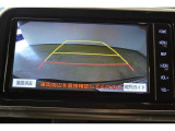 バックモニター付き。車両後方の映像がナビ画面に表示されるので、車庫入れが苦手な人も安心です。ただし、目視確認もお忘れなくお願いいたします。