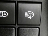 ヘッドライトの汚れをウォッシャーの力で洗浄するヘッドライトウォッシャー装備です。