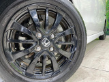 【純正14インチアルミホイール】外観にマッチした純正アルミホイールを装着しております。各種社外アルミホイールや、スタッドレスタイヤも取扱いしております。是非ご相談ください♪
