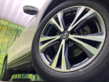 【純正18インチアルミホイール】外観にマッチした純正アルミホイールを装着しております。各種社外アルミホイールや、スタッドレスタイヤも取扱いしております。是非ご相談ください♪