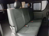後部座席も当然、綺麗・清潔に仕上げております。内装の綺麗なお車は気持ちが良いですし、コンディションのいい車が多いです。