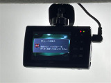 【ドライブレコーダー】映像・音声などの運転中の記録を残します。事故などを起こした起こされた時の証拠になりえますので、もしも時でも安心ですね。