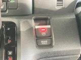 オートブレーキホールド機能付きです☆停車中にブレーキペダルから足を離しても、停車状態が続きます。渋滞、信号待ちの間等、安心です。アクセルを踏めば自動解除され、再発進できます。