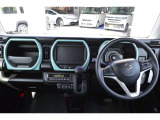 ☆インパネ全体です!水色も取り入れられておりとてもおしゃれな車内になっております!