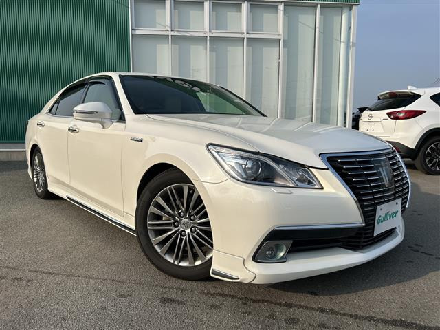 クラウン ハイブリッド 2.5 ロイヤルサルーンG 本革シート サンルーフ