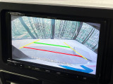 【バックカメラ】駐車時に後方がリアルタイム映像で確認できます。大型商業施設や立体駐車場での駐車時や、夜間のバック時に大活躍!運転スキルに関わらず、今や必須となった装備のひとつです!