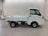 軽自動車、小型車を中心に常時300台展示車を御用意させて頂いております