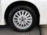 純正15インチアルミ!タイヤサイズは195/65R15です