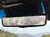 【デジタルインナーミラー】後席の大きな荷物や同乗者で後方が確認しづらい時でも安心!カメラが撮影した車両後方の映像をルームミラー内に表示。クリアな視界で状況の確認が可能です!