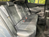 後部座席も気になるようなキズ・汚れやへたり等、大きなダメージはなく、良好な状態です。