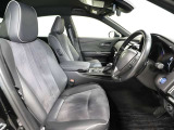 ゆったり室内で運転もしやすいです♪使い勝手の良い配置も考えられています!!