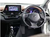 見通しのよいすっきりとした視界で、誰でも運転しやすいです。運転のしやすさは疲れにくさにも繋がりますよ♪