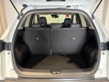 ラゲッジルームも広々、開口部が広く荷物を積む時も積みやすくなっています!