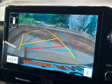 【バックカメラ】駐車時に後方がリアルタイム映像で確認できます。大型商業施設や立体駐車場での駐車時や、夜間のバック時に大活躍!運転スキルに関わらず、今や必須となった装備のひとつです!