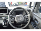 ☆ハンドルです!クルーズコントロールがついており長距離の運転などで大活躍です!