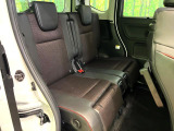 後部座席も気になるようなキズ・汚れやへたり等、大きなダメージはなく、良好な状態です。