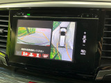 【マルチビューカメラシステム】専用のカメラにより、上から見下ろしたような視点で360度クルマの周囲を確認することができます☆死角部分も確認しやすく、狭い場所での切り返しや駐車もスムーズに行えます。