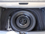 スペアタイヤが車載されております。