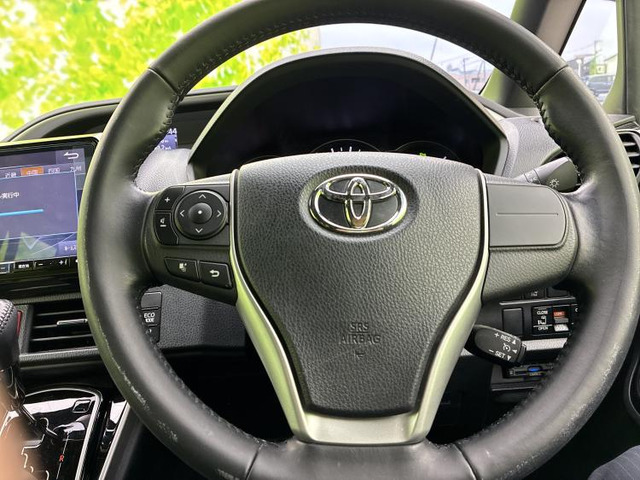 トヨタ ヴォクシー 2.0 ZS 煌II の中古車詳細 (40,210km, ブラック