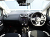 バックカメラ装備しております。駐車時に大変役に立ちますよ。駐車が苦手な方にも便利機能です。