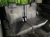 3列目シートはもちろん状態良好☆大人でもゆったりと座って頂けますので、大人数でのお出かけもラクラクです♪ご家族で、気の知れた仲間で、ドライブに行くのが楽しみですね♪
