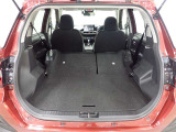 セカンドシートを倒すとさらに広々のラゲッジスペース