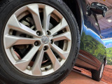 【純正17インチアルミホイール】外観にマッチした純正アルミホイールを装着しております。各種社外アルミホイールや、スタッドレスタイヤも取扱いしております。是非ご相談ください♪