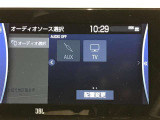 【純正ナビ】人気の純正ナビを装備しております。ナビの使いやすさはもちろん、オーディオ機能も充実!キャンプや旅行はもちろん、通勤や買い物など普段のドライブも楽しくなるはず♪