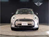 【MINI認定中古車】MINIのご購入はぜひMINI正規ディーラーで!メーカー基準の納車前点検整備を全車実施。規定整備を実施された車両にのみ付帯出来る全国保証。