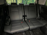 3列目シートはもちろん状態良好☆大人でもゆったりと座って頂けますので、大人数でのお出かけもラクラクです♪ご家族で、気の知れた仲間で、ドライブに行くのが楽しみですね♪