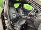 運転席シート廻りは使用感も少なく、良好な状態となっています。丁寧に使われていたことがよくわかりますね。