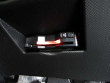 【ETC車載器】は、ビルトインタイプですっきり収納され、見た目も使い勝手も満足のアイテムです。