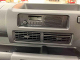 スピーカー内蔵のAM/FMラジオです。お仕事のお供にラジオは欠かせません(&rsquo;&omega;&rsquo;)ノ