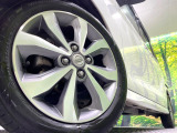 【純正15インチアルミホイール】外観にマッチした純正アルミホイールを装着しております。各種社外アルミホイールや、スタッドレスタイヤも取扱いしております。是非ご相談ください♪