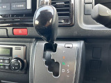 【 シフト 】シフトも操作しやすく快適なドライブを楽しんでいただけます。