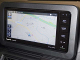 ナビゲーション付です。 ナビがあると便利、ラクラク何処でもいけます。 ナビが有るのと無いのとでは大きな違いですね。