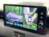 【マルチビューカメラシステム】専用のカメラにより、上から見下ろしたような視点で360度クルマの周囲を確認することができます☆死角部分も確認しやすく、狭い場所での切り返しや駐車もスムーズに行えます。