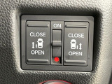 【両側パワースライドドア】スマートキーや運転席のスイッチで後席両側スライドドアの開閉が可能♪電動だから力を入れてドアを開ける必要が無く、小さなお子様でも簡単に開け閉めでき快適です♪