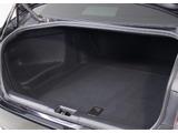 トランクが狭いと思っておりませんか?実際は大容量トランクです!旅行等の長距離ドライブも快適です!また、屋根付きスペースを完備しておりますので、夜間でも、雨でも雪の日だってゆっくりご覧頂けます。