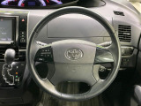 【純正革巻きステアリング】上質な革を使用することで、手にしっかり馴染みとても運転しやすいハンドルです♪